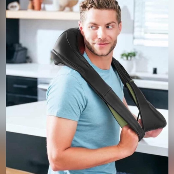 HoMedics Rechargeable Shiatsu Neck
& Body Massager with Heat - NEW - Picture 2 of 6